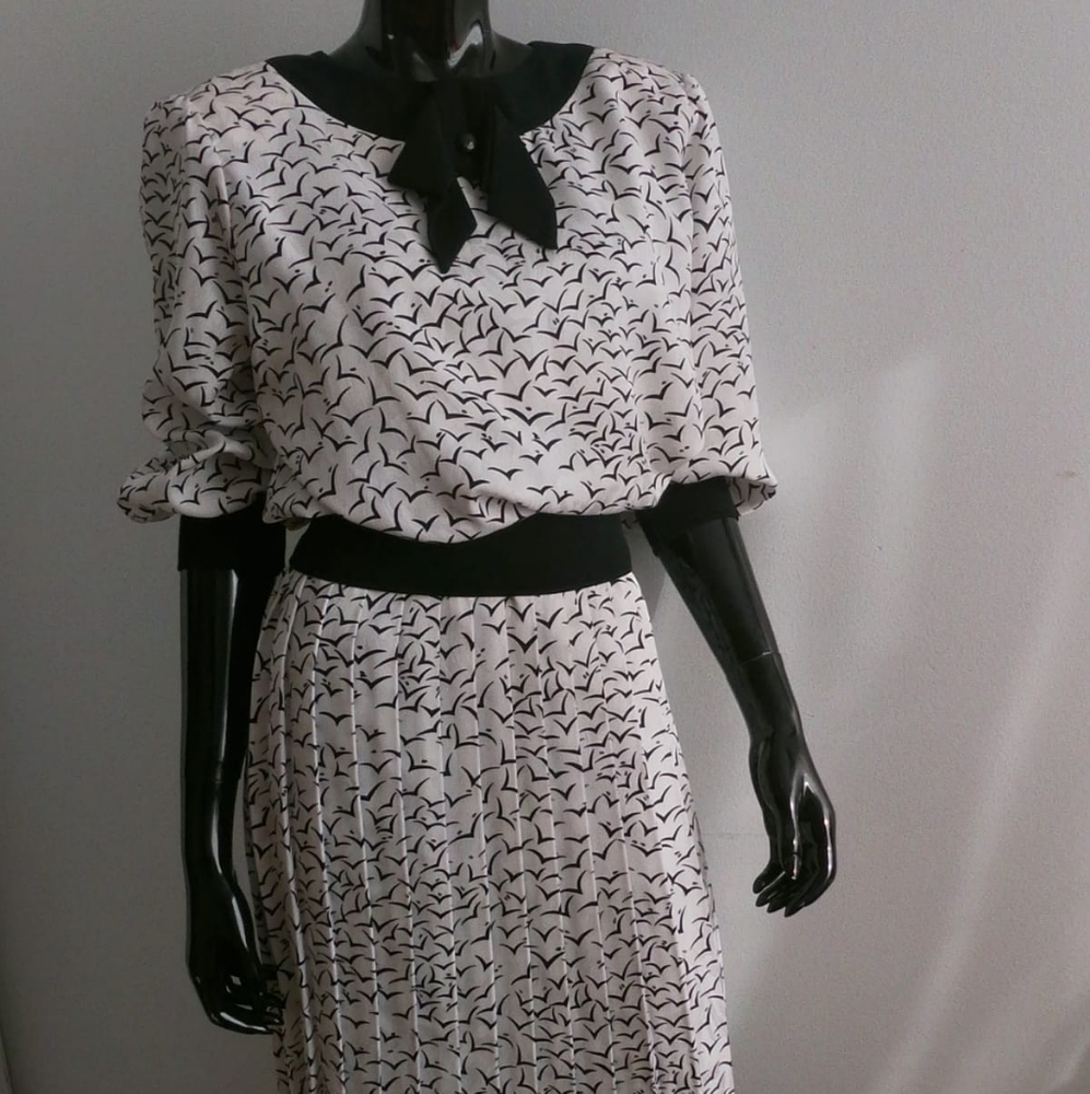 50s-60s Vintage Style, Stunning Nu-Mode Dress M-L.  Size (E)